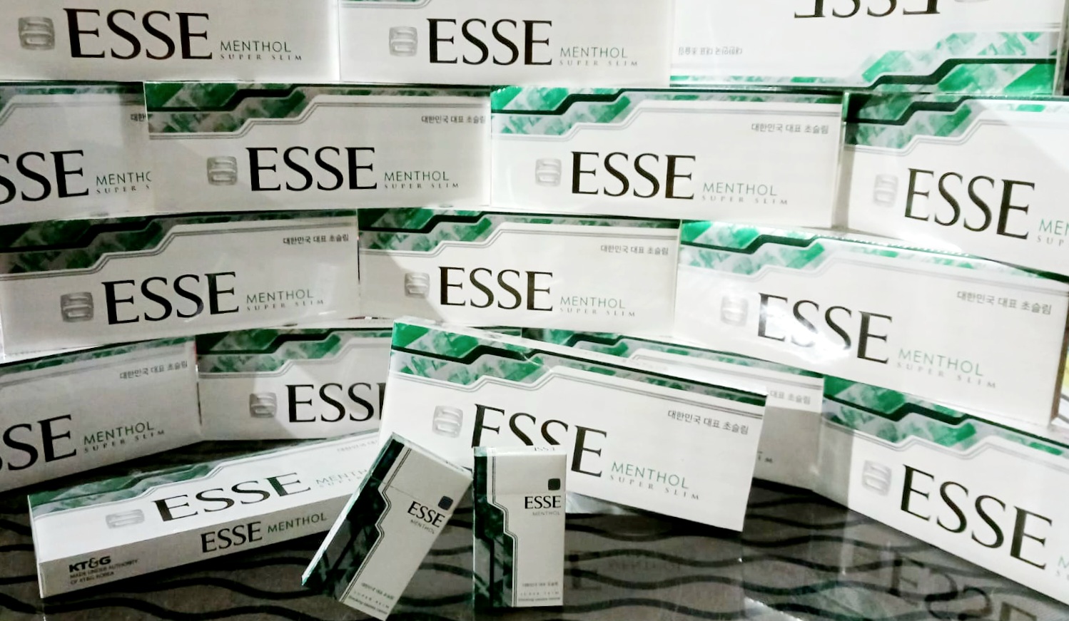 綠Essee